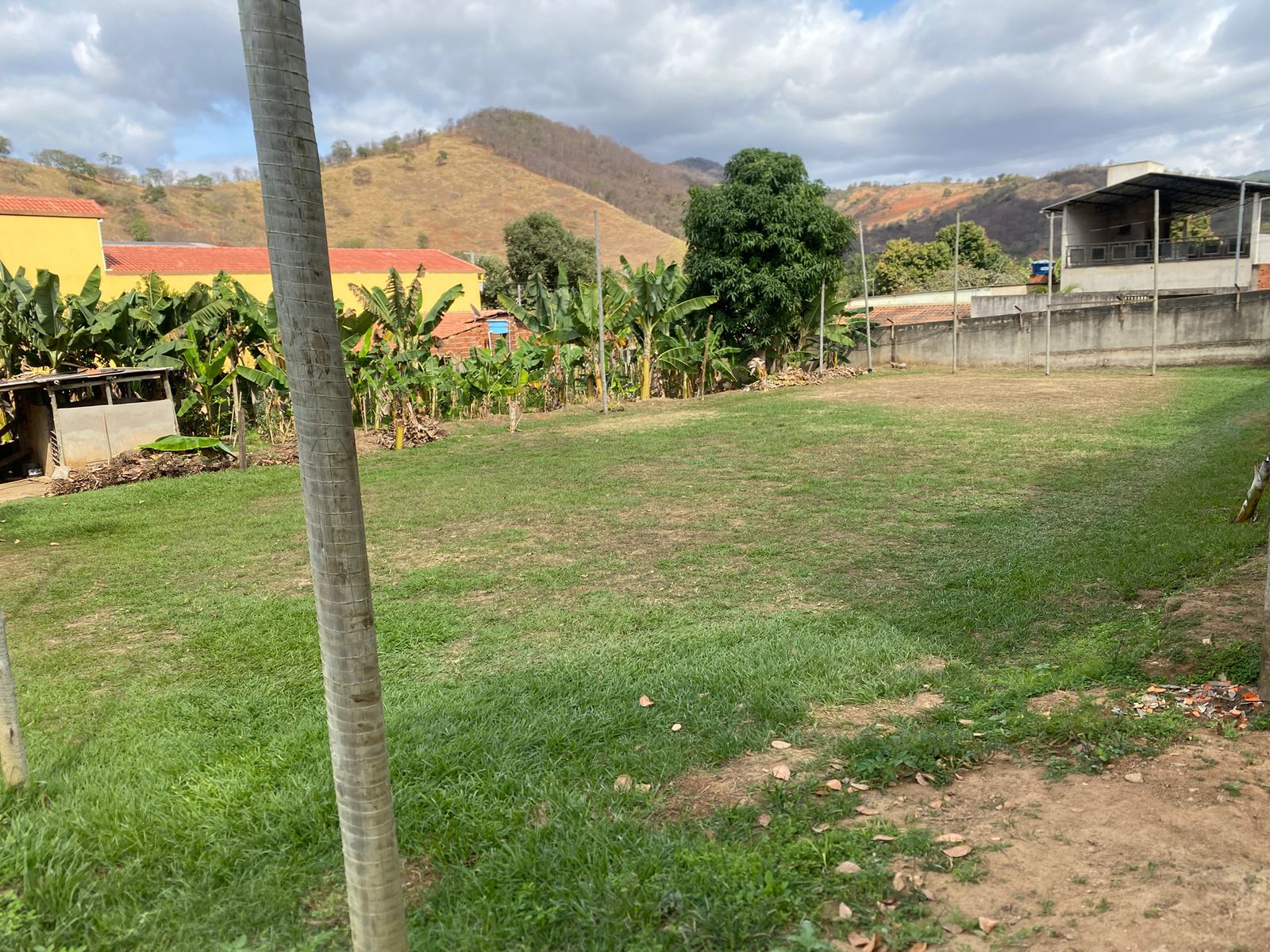 Área externa e campo